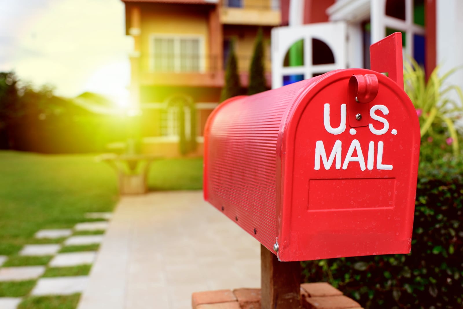 direct mail campaigns trending red mailbox